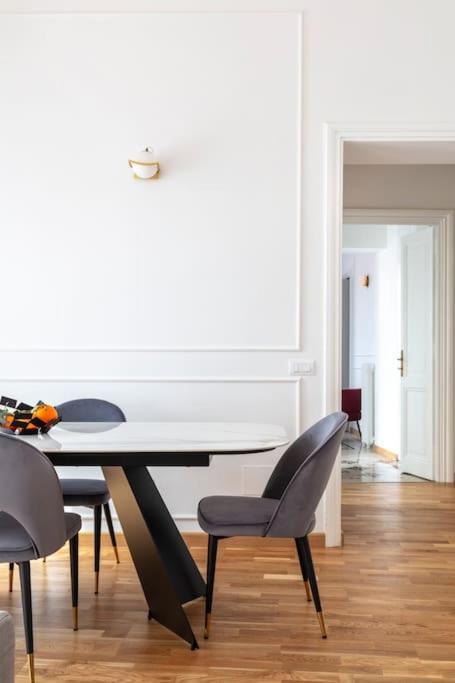 רומא Sjr Luxury Apartment Trevi Fountain מראה חיצוני תמונה