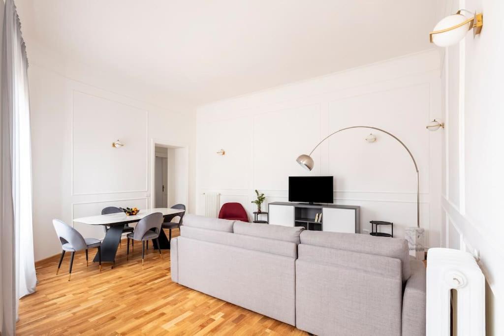 רומא Sjr Luxury Apartment Trevi Fountain מראה חיצוני תמונה