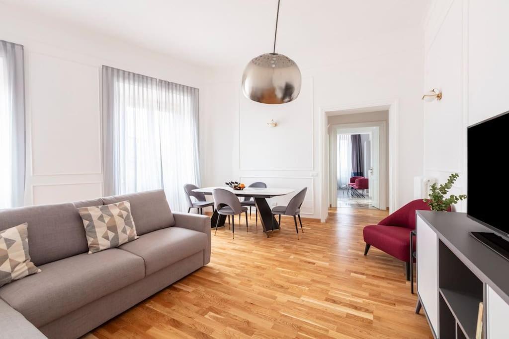 רומא Sjr Luxury Apartment Trevi Fountain מראה חיצוני תמונה